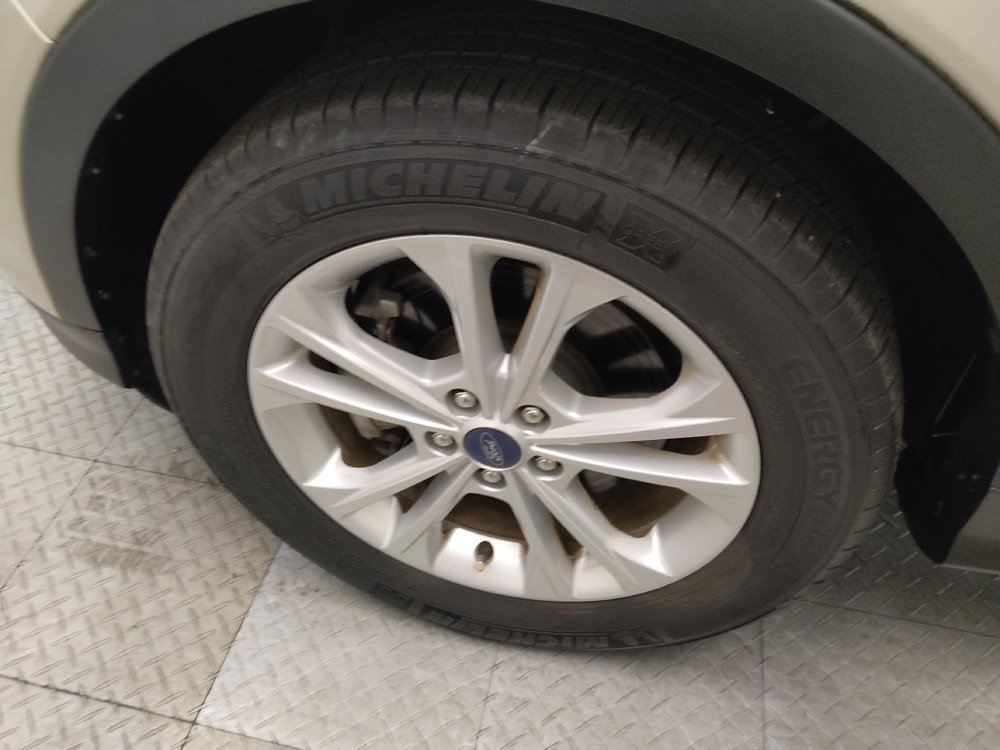 Used 2018 Ford Escape SE w/ SE Sync 3 Package AWD/4WD image 31