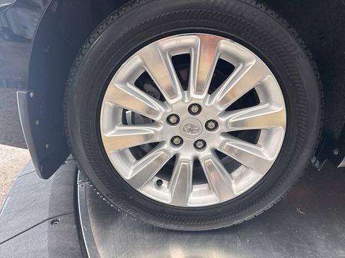 Used 2013 Toyota Sienna XLE AWD/4WD image 31