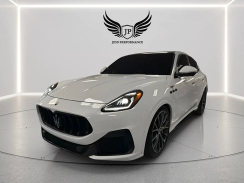 Used 2023 Maserati Grecale Trofeo AWD/4WD image 3