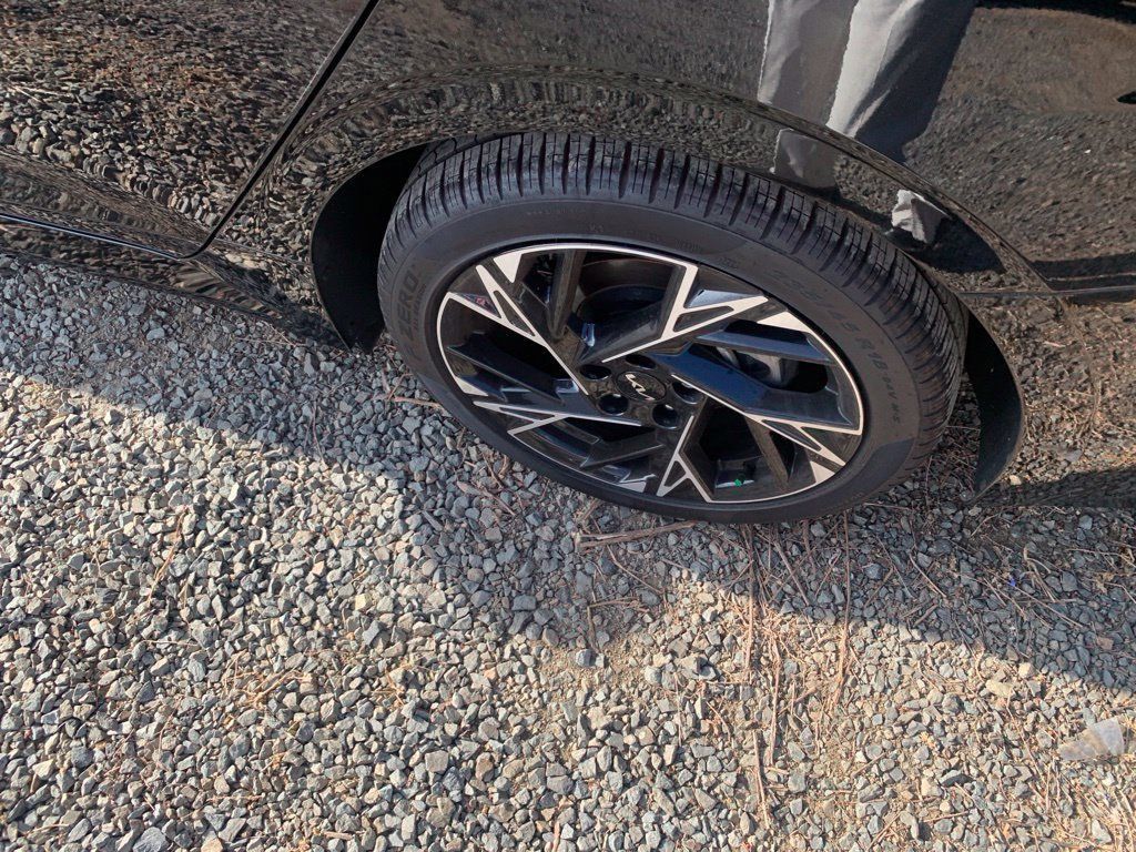 Certified 2025 Kia K5 GT-Line w/ GT-Line Premium Package FWD image 9