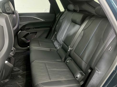 Used 2024 Cadillac Lyriq Luxury image 25