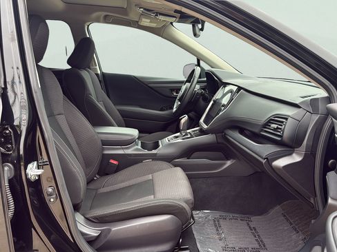 Used 2025 Subaru Outback Premium AWD/4WD image 11