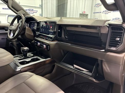 Used 2025 GMC Sierra 1500 SLT w/ SLT Premium Plus Package AWD/4WD image 52