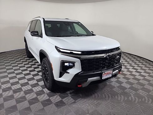 New 2026 Chevrolet Traverse Z71 w/ Driver Confidence Package image 2