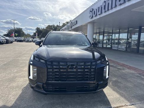 Used 2025 Hyundai Palisade Calligraphy image 2