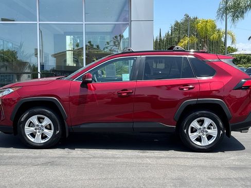 Used 2021 Toyota RAV4 XLE FWD image 9