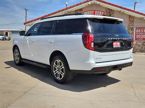 Used 2025 Ford Expedition Active image 2