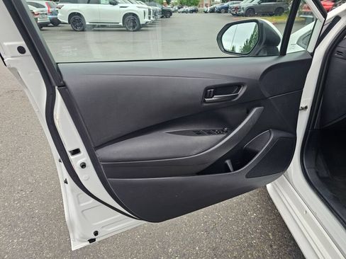 Used 2022 Toyota Corolla LE FWD image 22