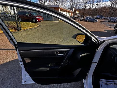 Used 2019 Toyota Corolla LE image 19
