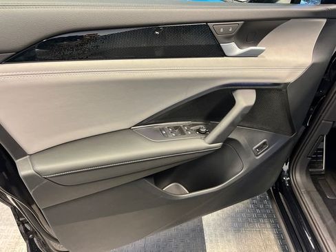New 2026 Volkswagen Tiguan SE R-Line FWD image 8
