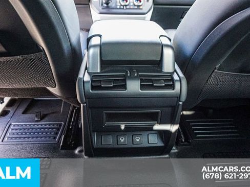 Used 2024 Land Rover Defender 90 X-Dynamic SE image 30