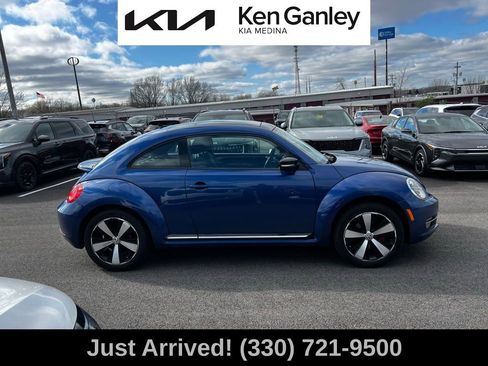 Used 2013 Volkswagen Beetle 2.0T image 4