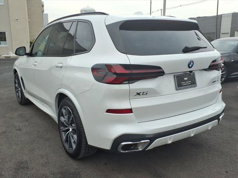 Used 2026 BMW X5 xDrive50e w/ M Sport Package image 7