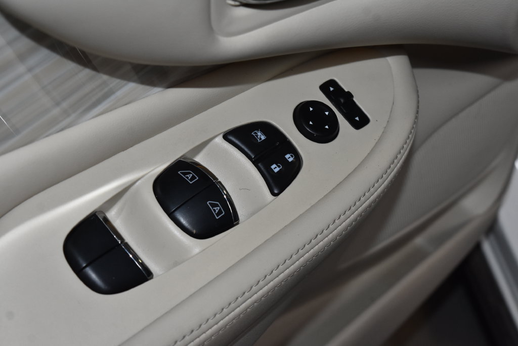 Used 2018 Nissan Murano Platinum FWD image 6