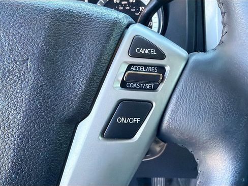 Used 2018 Nissan Titan SV w/ SV Convenience Package image 33