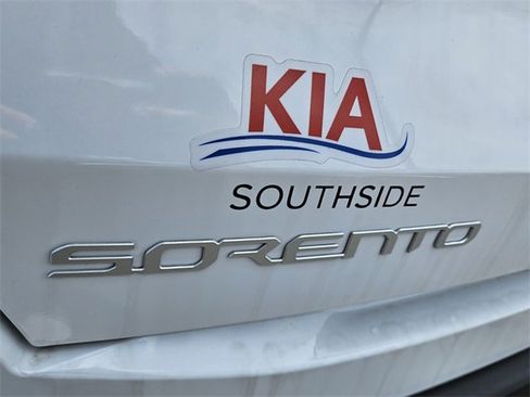 New 2025 Kia Sorento S w/ Panoramic Sunroof Package image 9