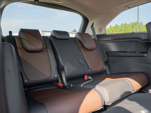 Used 2025 Honda Odyssey Elite image 19