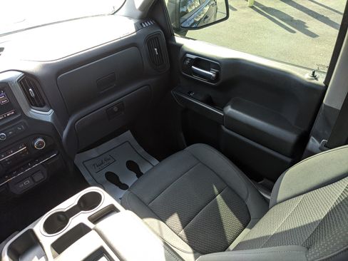 Used 2022 Chevrolet Silverado 1500 Custom w/ Safety Confidence Package image 18