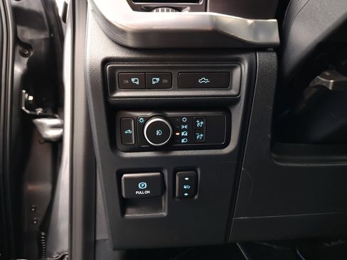 Used 2021 Ford F150 Lariat image 51