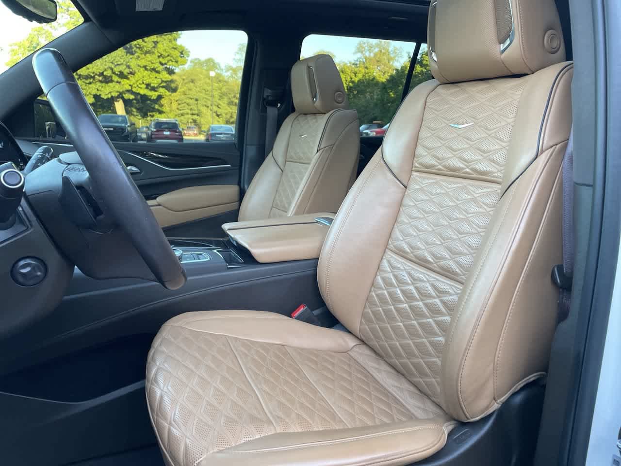 Certified 2023 Cadillac Escalade Premium Luxury w/ LPO, Floor Liner Package AWD/4WD image 12