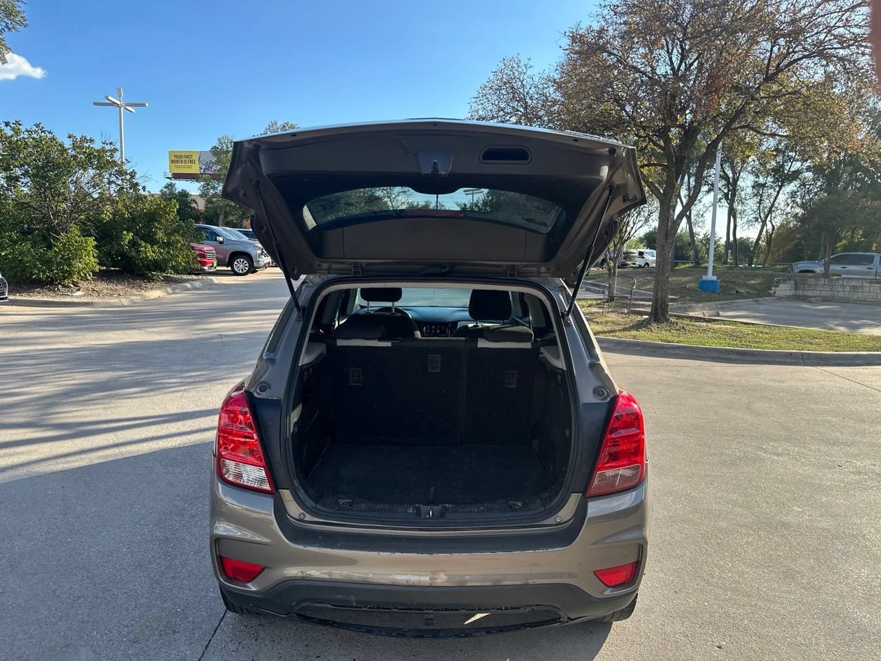 Used 2020 Chevrolet Trax LS w/ Tint and Cruise Package FWD image 11
