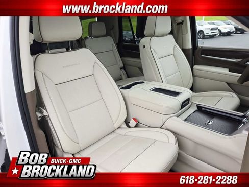 Used 2024 GMC Yukon Denali w/ Advanced Technology Package AWD/4WD image 19