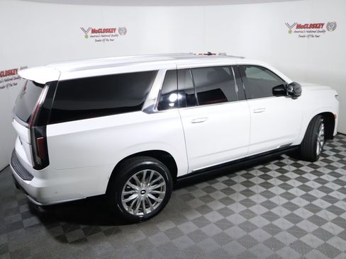 Used 2021 Cadillac Escalade ESV Premium Luxury w/ Driver Assist Tech Package image 8