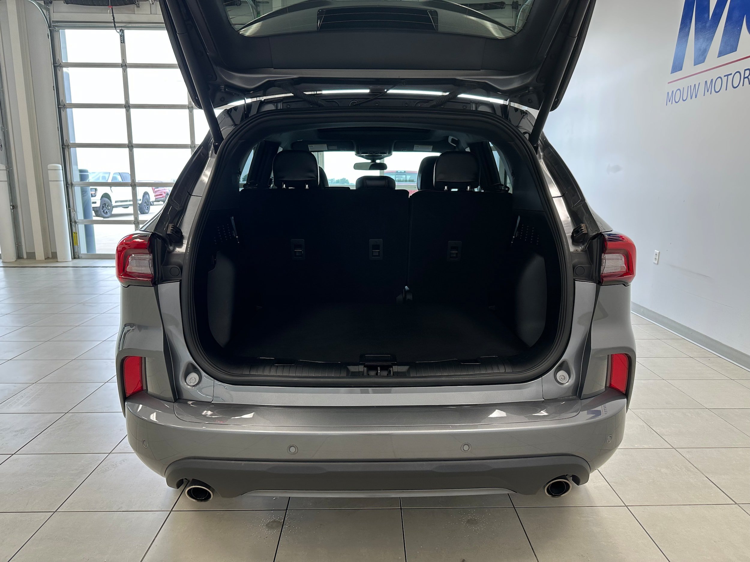 Used 2024 Ford Escape ST-Line w/ Tech Pack #1 AWD/4WD image 7