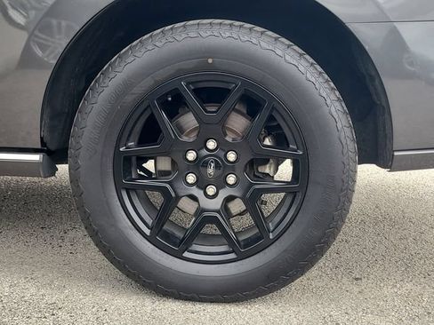 Used 2020 Ford Expedition Limited w/ Equipment Group 301A AWD/4WD image 9