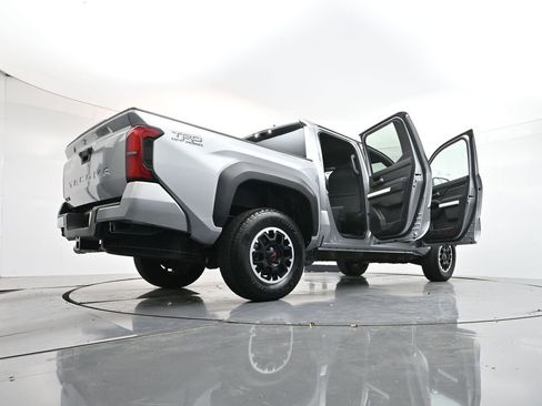 Used 2024 Toyota Tacoma TRD Off-Road image 41