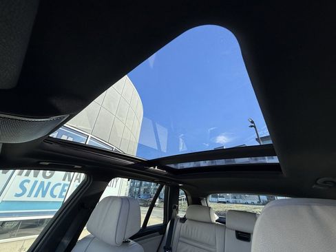 Used 2011 BMW X5 xDrive35i image 5