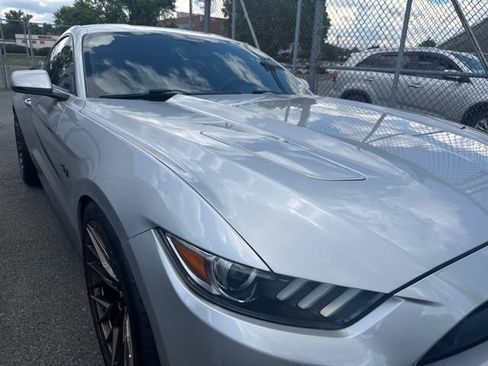 Used 2016 Ford Mustang GT Premium w/ Equipment Group 401A RWD image 18