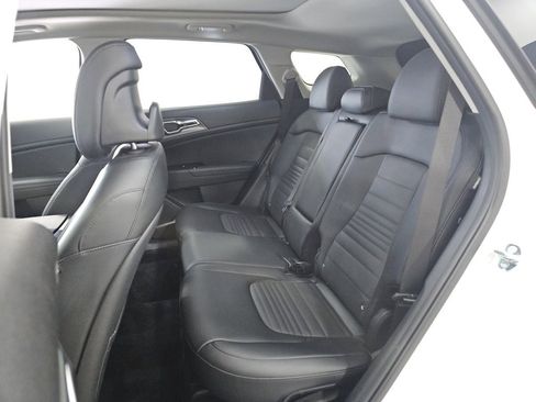 Used 2025 Kia Sportage SX image 10