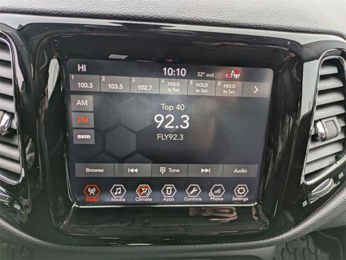 Used 2018 Jeep Compass Limited image 23