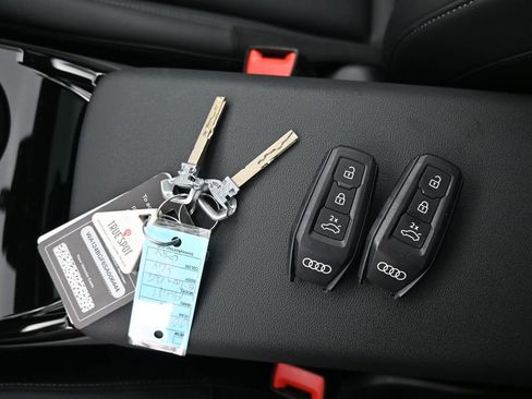 Used 2025 Audi Q6 e-tron Premium Plus w/ Premium Plus AWD/4WD image 22
