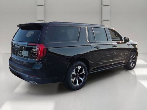 New 2026 GMC Yukon XL AT4 w/ AT4 Premium Plus Package AWD/4WD image 5