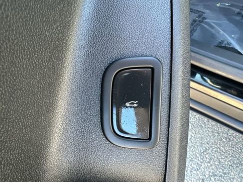 Used 2024 GMC Acadia Elevation w/ Black Edition image 28