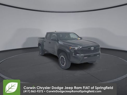Used 2025 Toyota Tacoma TRD Off-Road image 5