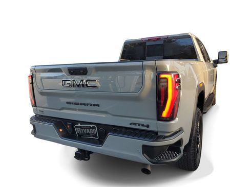 Used 2025 GMC Sierra 2500 AT4 w/ AT4 Premium Plus Package AWD/4WD image 4
