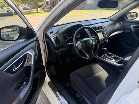Used 2013 Nissan Altima 2.5 SV w/ 2.5SV Convenience Pkg FWD image 9