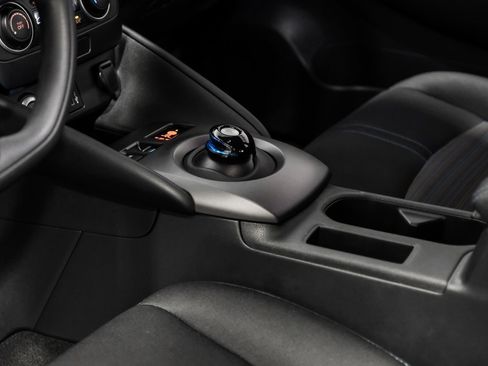 Used 2023 Nissan Leaf S image 25