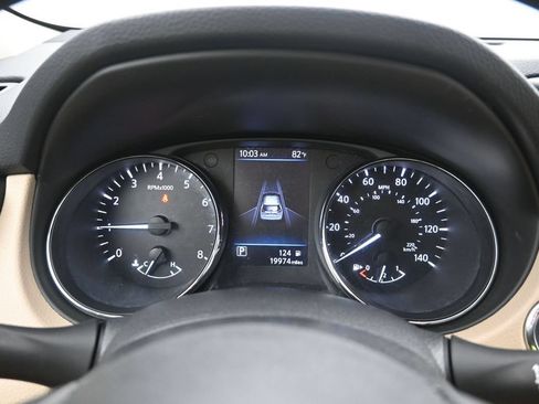 Used 2019 Nissan Rogue SV w/ Premium Package FWD image 15