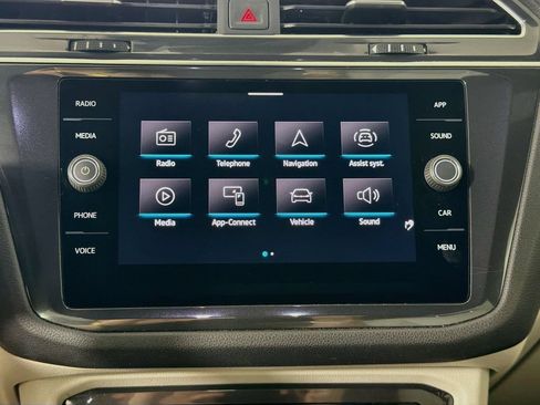 Used 2023 Volkswagen Tiguan SE R-Line AWD/4WD image 16