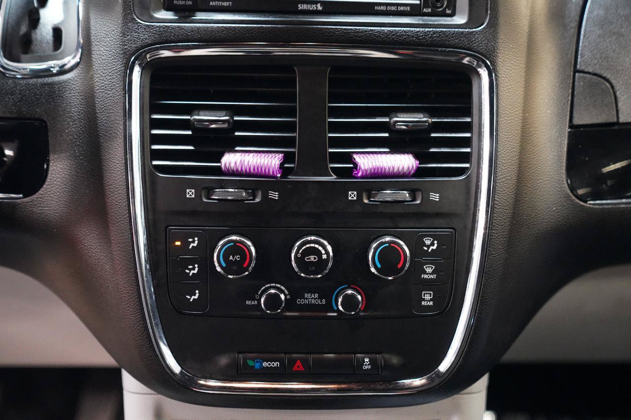 Used 2019 Dodge Grand Caravan SXT FWD image 29
