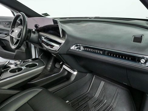 Used 2024 Cadillac Lyriq Luxury AWD/4WD image 23