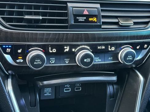 Used 2022 Honda Accord Touring image 16