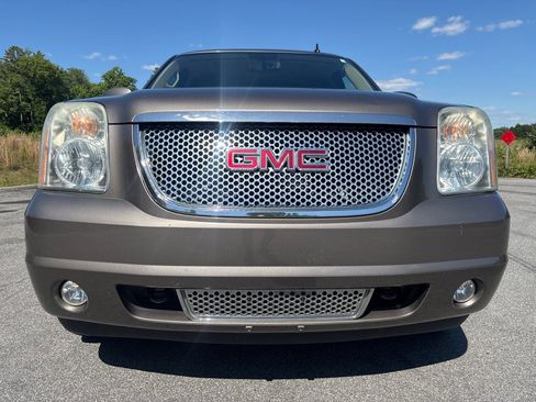 Used 2012 GMC Yukon Denali AWD/4WD image 8