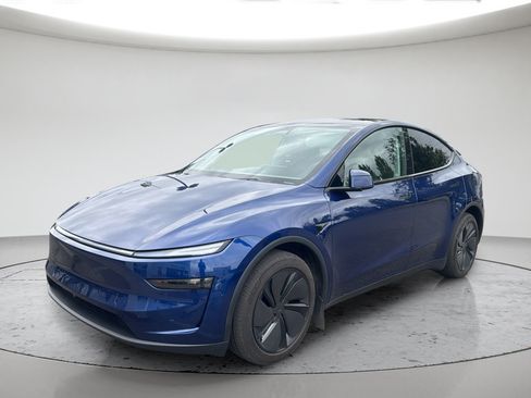 Used 2026 Tesla Model Y Long Range RWD image 15