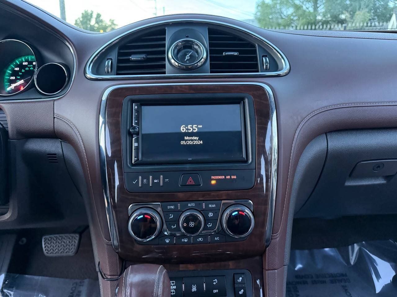 Used 2014 Buick Enclave Leather AWD/4WD image 28