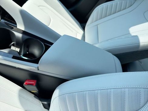 New 2026 Hyundai Elantra Limited FWD image 25